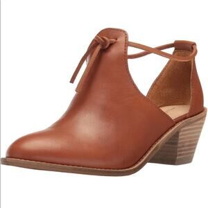 Kelsi Dagger Brooklyn • Kalyn Ankle Leather Bootie Size 5.5